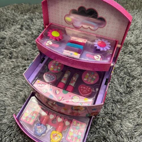 POP PINK MAKE UP KIT WITH 3 LAYERS