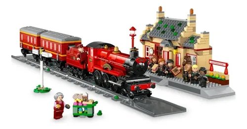 Alternative view of Harry Potter Hogwarts Express & Hogsmeade Station Building Set