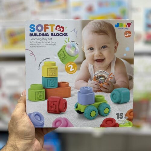 DIY SOFT BLOCKS 
WITH LIGHTS & 
RATTLE