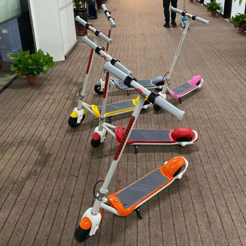 Alternative view of Scooter PU Wheel Flashing Electric Scooter Kids Photos Children Scooter with Light